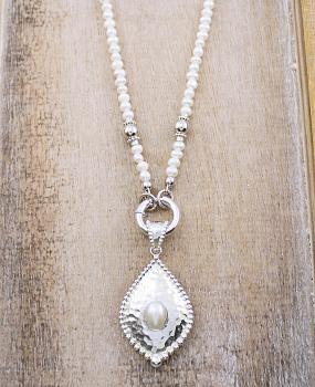 freshwater pearls necklace with silver pendant