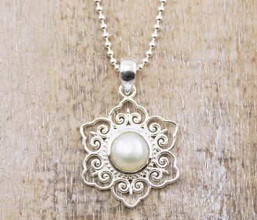silver necklace with pearl pendant