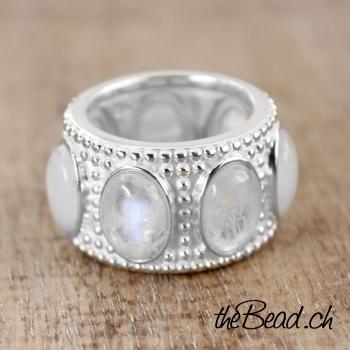 Silver - Ring with moon stone