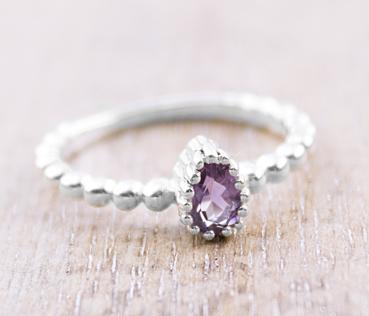 women silver finger ring made of 925 sterling silver and amethyste