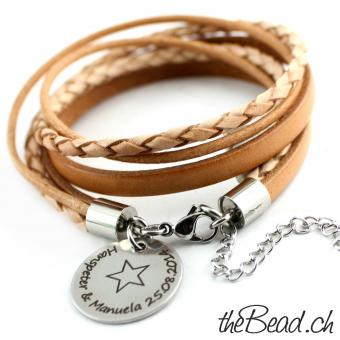 Women leather bracelet with engraved pendant