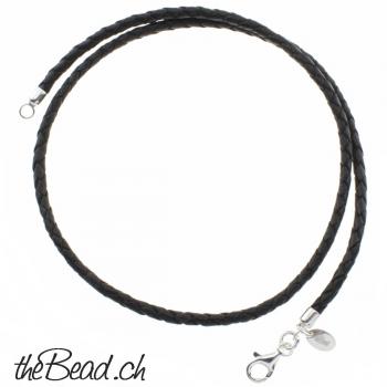 leahter necklace made of braided leather