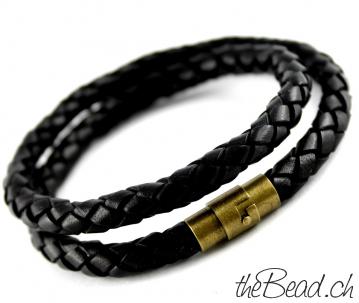 braided leather bracelet in black with antik style clasp