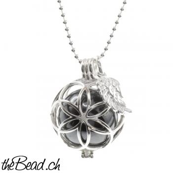 venus box pendant with necklace