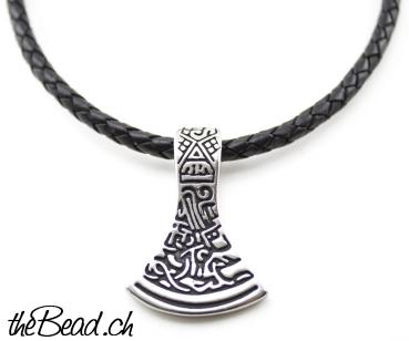 Stainless steel necklace with steel pendant