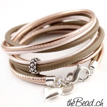 Leather bracelet with heart silver pendant