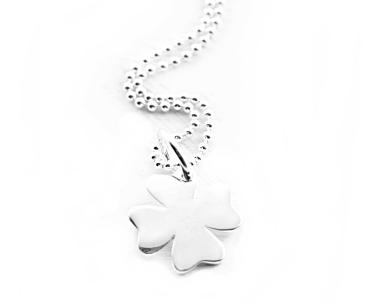 good luck necklace with cloverleaf