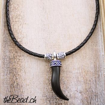 braided leather necklace, 4 mm in diameter with onyx pendant