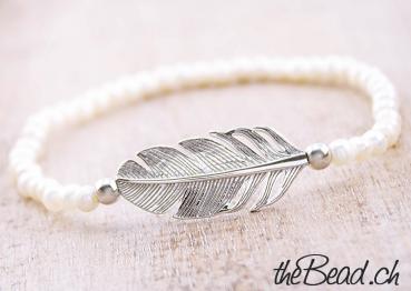 feather bracelet made of 925 sterling silver and pearls