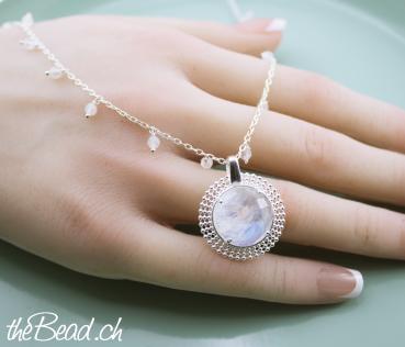 Silver necklace with rainbow moonstone