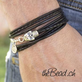 schwarzes Herrenarmbänder mit totenkopf schweizer Onlineshop kaufen the Bead