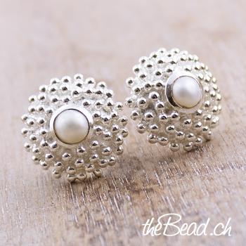 Earrings made of 925 sterling silver and pearls