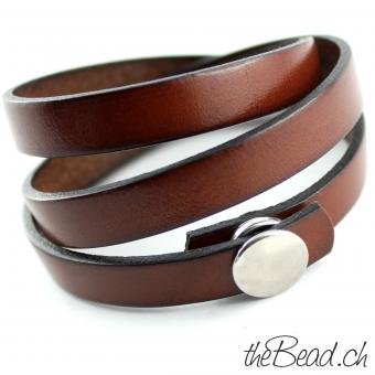 leather bracelet with fasnap closure