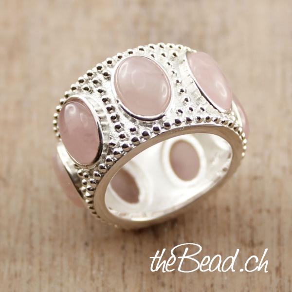 Ring made of silver with rose quarz