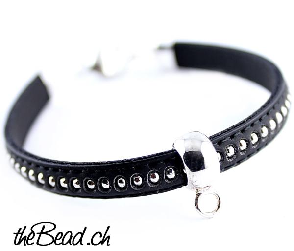 one size lederarmband mit charm träger fuer charms von thebead